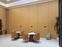 Huacheng Light‑Luxury Hotel - acceptant les animaux