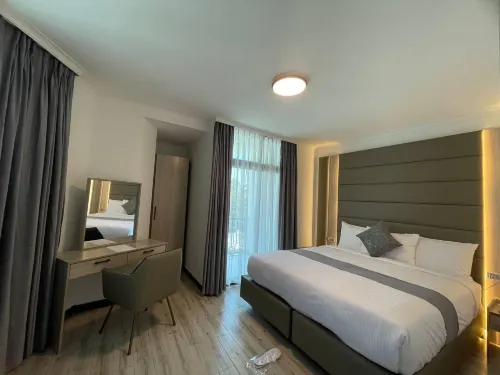 Hammer Luxury Guesthouse - parking