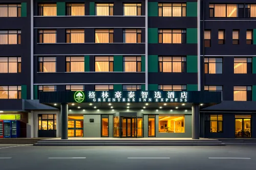GreenTree Inn - parking