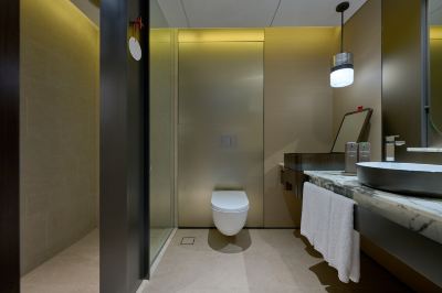 プレミア　キングルーム　バルコニー付　シティビュー スイソテル ザ スタンフォードの写真