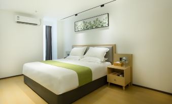 Anlu Boutique Apartment (Qingdao Huangdao Jingdongfang Internet Mart Store)