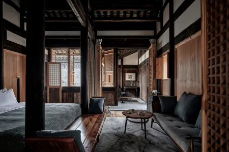 Wen Yu Hall - a heritage collection hotel Отели рядом с достопримечательностью «Fenglehu Scenic Area»