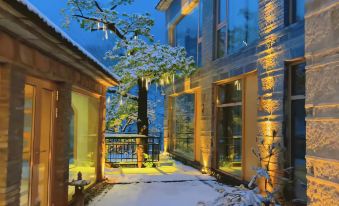 Banshan Tingyu Boutique Designer Homestay (Xinxiang Huixian Shanglajiang Village Branch)