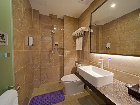 Chang Xing Hotel (Guangzhou Baima Garment City Railway Station Metro)