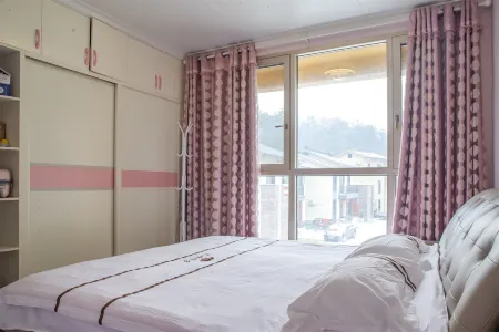 No.52 B&B, Three Gorges Water Town Scenic Area Отели в г. Юаньань