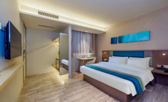 Aimoke Hotel (Guanyinqiao Hongqihegou Light Rail Station)