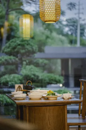 phoenix·lsland Отели рядом с достопримечательностью «Longquan Cave»