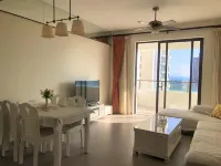 Sharing tide and beautiful sea view