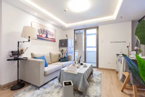 Fuzhou Yilan Fanghua Cinema Apartment (East Second Ring Taihe Branch)