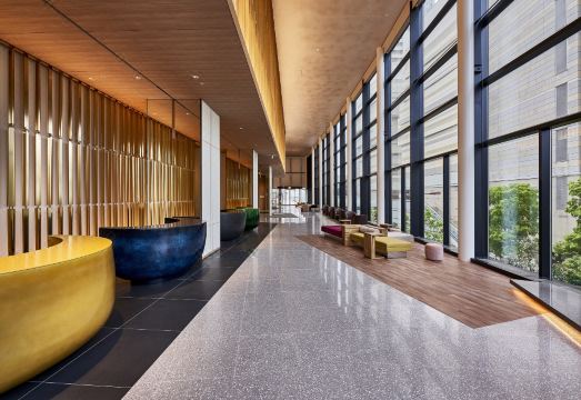 센타라 그랜드 호텔 오사카의 럭셔리한 로비 또는 스파 시설