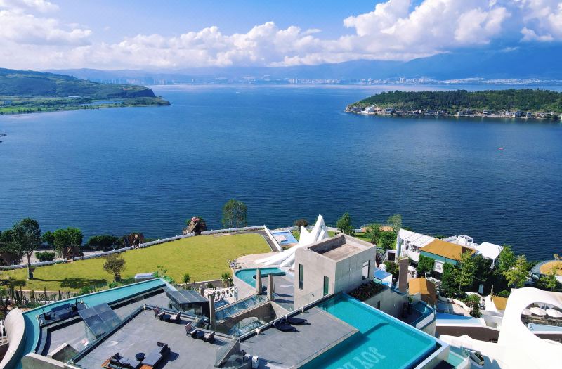 Dali JOY Luck Qingshi Hillside Lakeview Resort Hotel