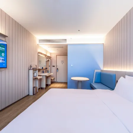 HanTing Hotel (Xuchang Yanling County South Bus Station)