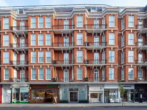 Cheval Harrington Court at South Kensington