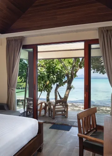 บีชฟรอนท์บรีซ