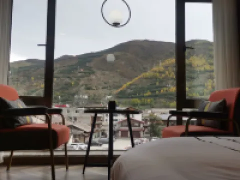 松潘曉燕子中国式旅館（古城牆）