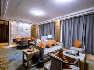 Chongren Mingting Hotel