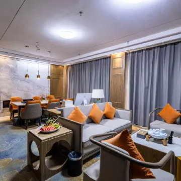 Chongren Mingting Hotel