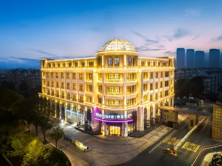 Mercure Taizhou Old Street/Wanda Plaza Hotel Отели рядом с достопримечательностью «Taizhou University»