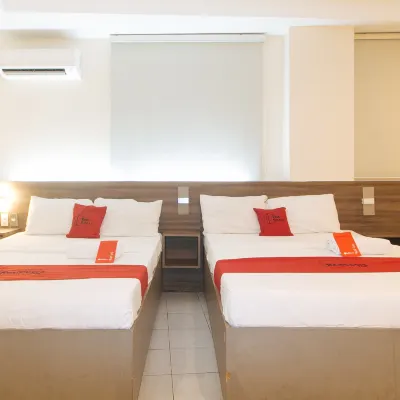 RedDoorz @ V Plaza Hotel Manila Hotel berhampiran Stesen LRT Monumento
