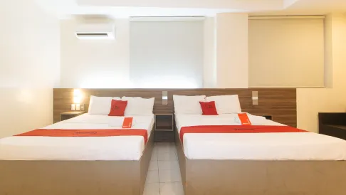 RedDoorz @ V Plaza Hotel Manila