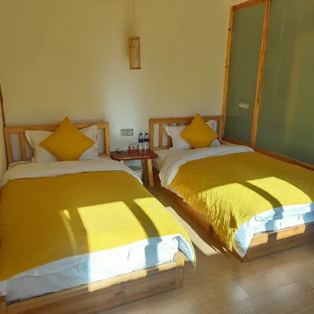 Nuodeng Wudishui Inn Отели в г. Юньлун