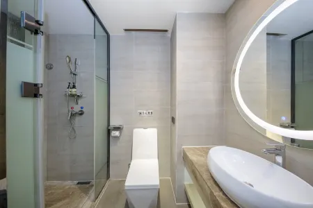 QININ HOTEL (Chongqing Jiefangbei Hongyadong Branch)