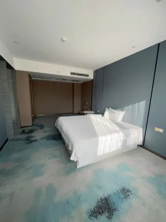 Oriental Union Hotel Отели рядом с достопримечательностью «Wenjing College Yantai University»