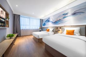 Jitai Zhenxuan Hotel (Shanghai Train Station North Square)