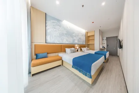 Yayi Light Villa Hotel (Shenzhen Beiyabao Subway Station)