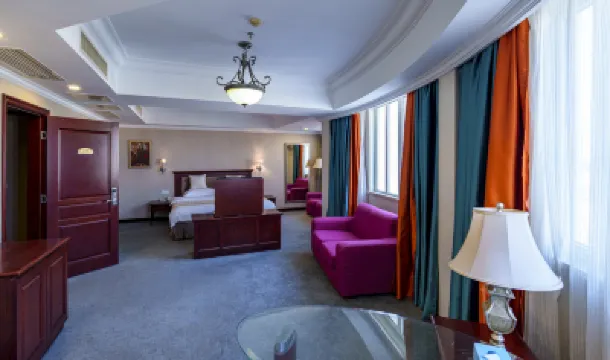 Zhongmei Business Hotel Hotels near Fuxian Fishery Co.， Ltd.