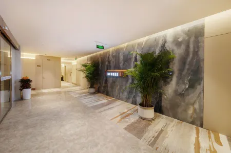 Zizhong  KaiWei Luxury Hotel Отели в г. Цзычжон