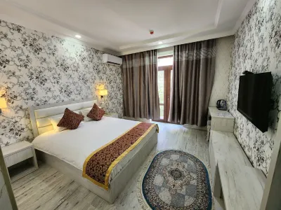 Summer Hotel