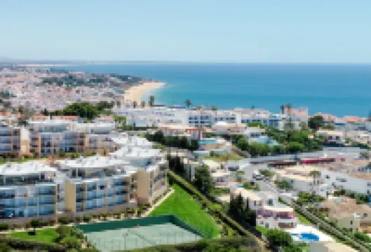 BnB Homes Eco Apartment with Terrace, 2 Swimming pools & Tennis court