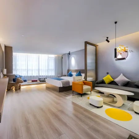 Wochao Hotel (Huangguoshu Scenic Area Branch)