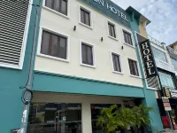 查裡頓飯店-努沙貝斯塔裡 武吉英达附近的飯店