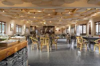 Dingnan County Blossoming in Order Bula Hotel