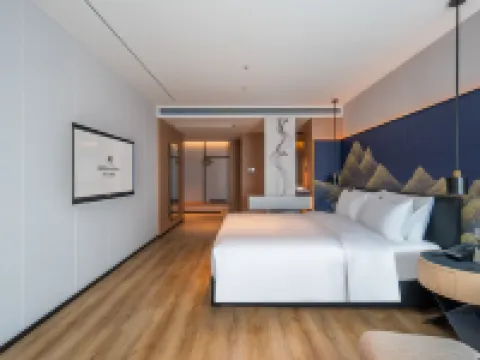 麗呈ホテル（新郷市政府高速鉄道東駅） 新郷のホテル