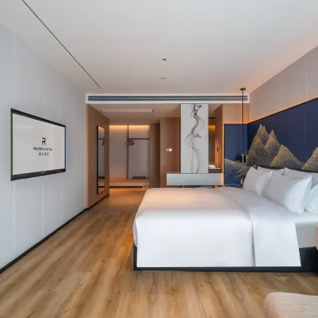 Rezen Hotel (Xinxiang Municipal Government East Railway Station)