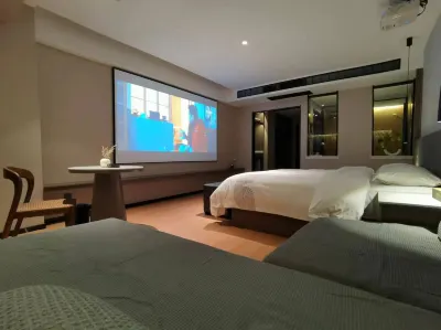 Wowo Theme Apartment (Chuzhou Modern City) Hotels near Anhui Open University Chuzhou Branch