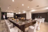 Cinnamon Grand Colombo - Business