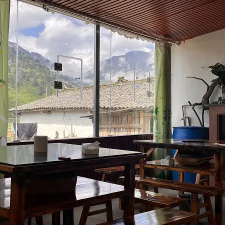 Yeler Lake Shishanxuan Inn