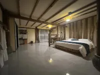 Huacai family Jingyi family holiday beauty lodging in Jinghong, Xishuangbanna