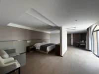 Yunqi Hotel