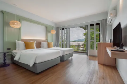 Ma Doo Bua Stay Отели рядом с достопримечательностью «Пляж Сурин»