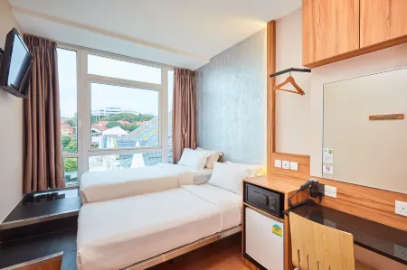 ibis budget Singapore West Coast Отели рядом с достопримечательностью «E-Waves Fishbyte Pte Ltd»