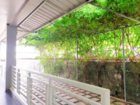 EC Hotel near Laoag Airport ラワグのホテル