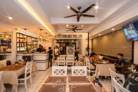 Patong Social Hotel
