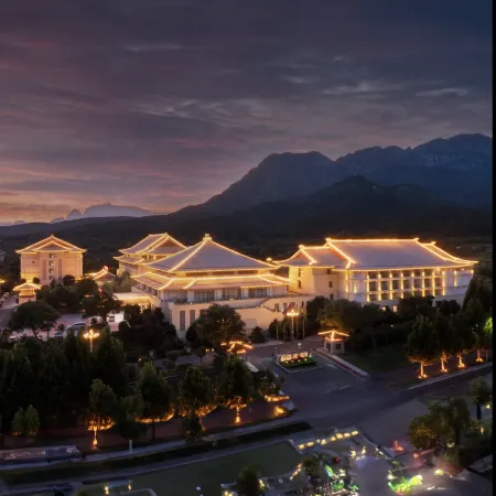 Zhongzhou Leading Hotel