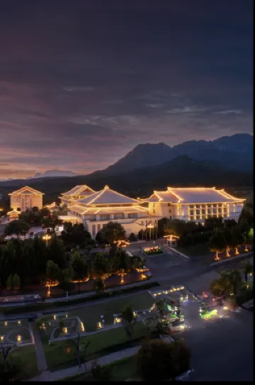 Zhongzhou Leading Hotel