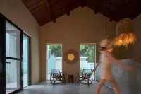 米拉·在野外民宿